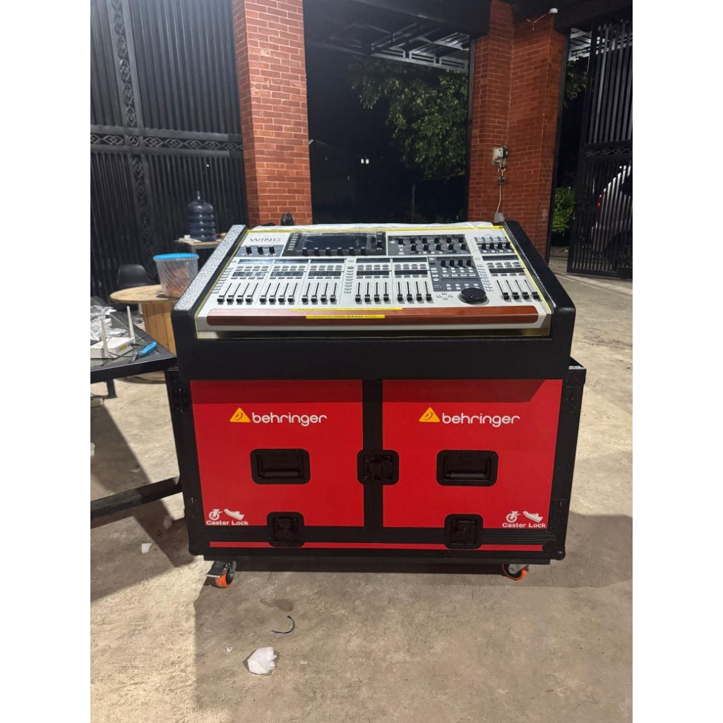 Hardcase Mixer Behringer Wing 48 Channel