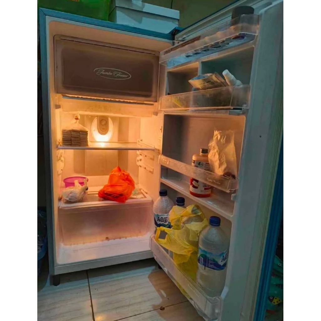 KULKAS SECOND POLYTRON