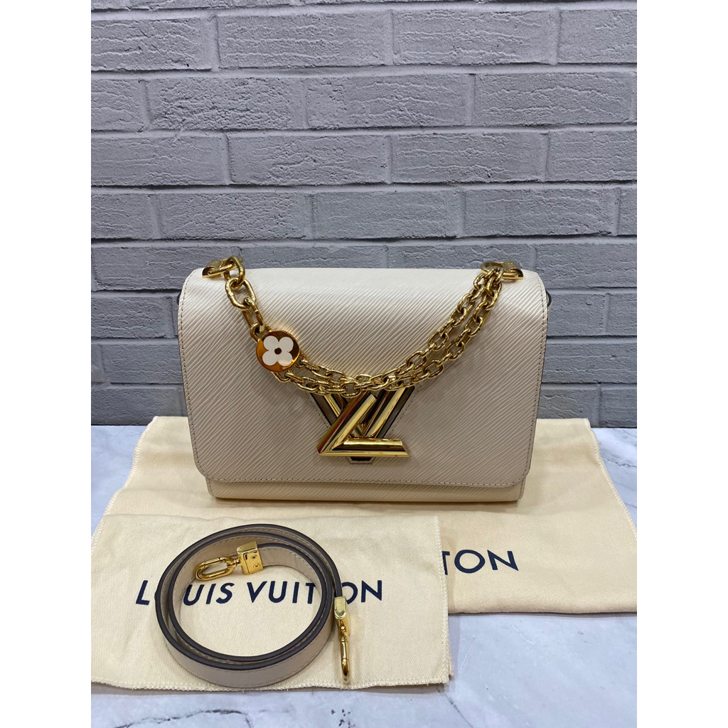 LV Twist Flower Epi leather Chain shoulder Pm GHW Chip Size 24 x 10 x 15 Cm Dustbag strap