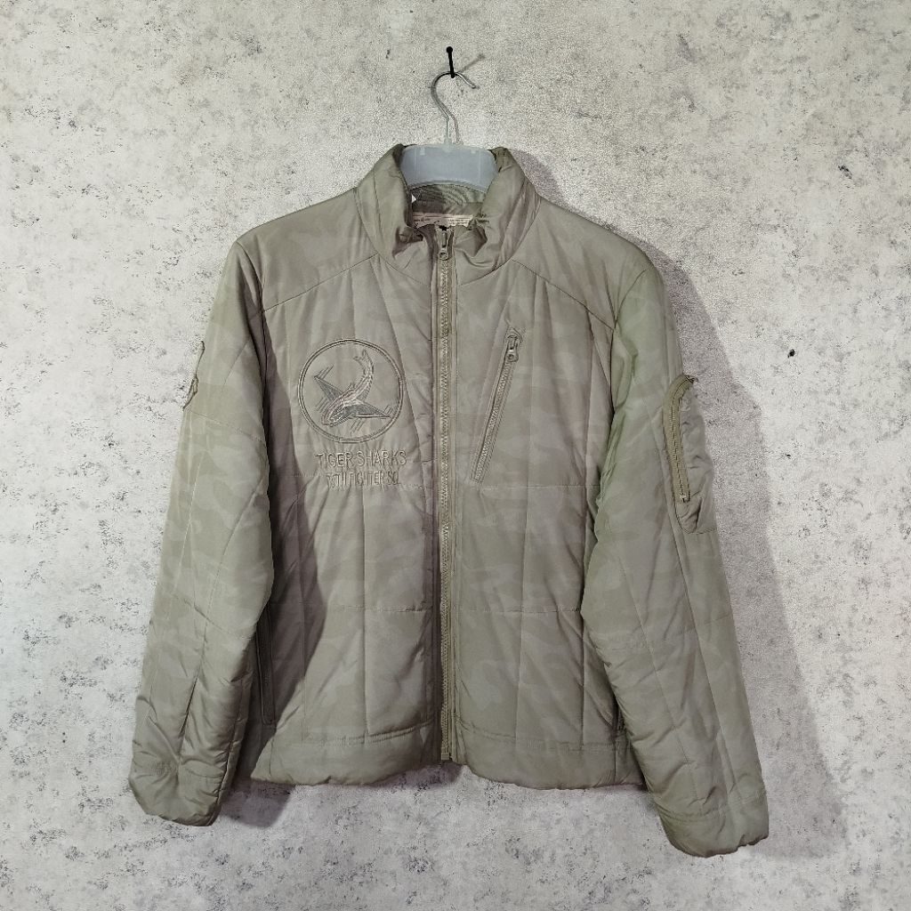 Jaket Militer winter AVIREX USAF TIGER SHARKS motif camo military Air Combat jaket Puffer gelembung 
