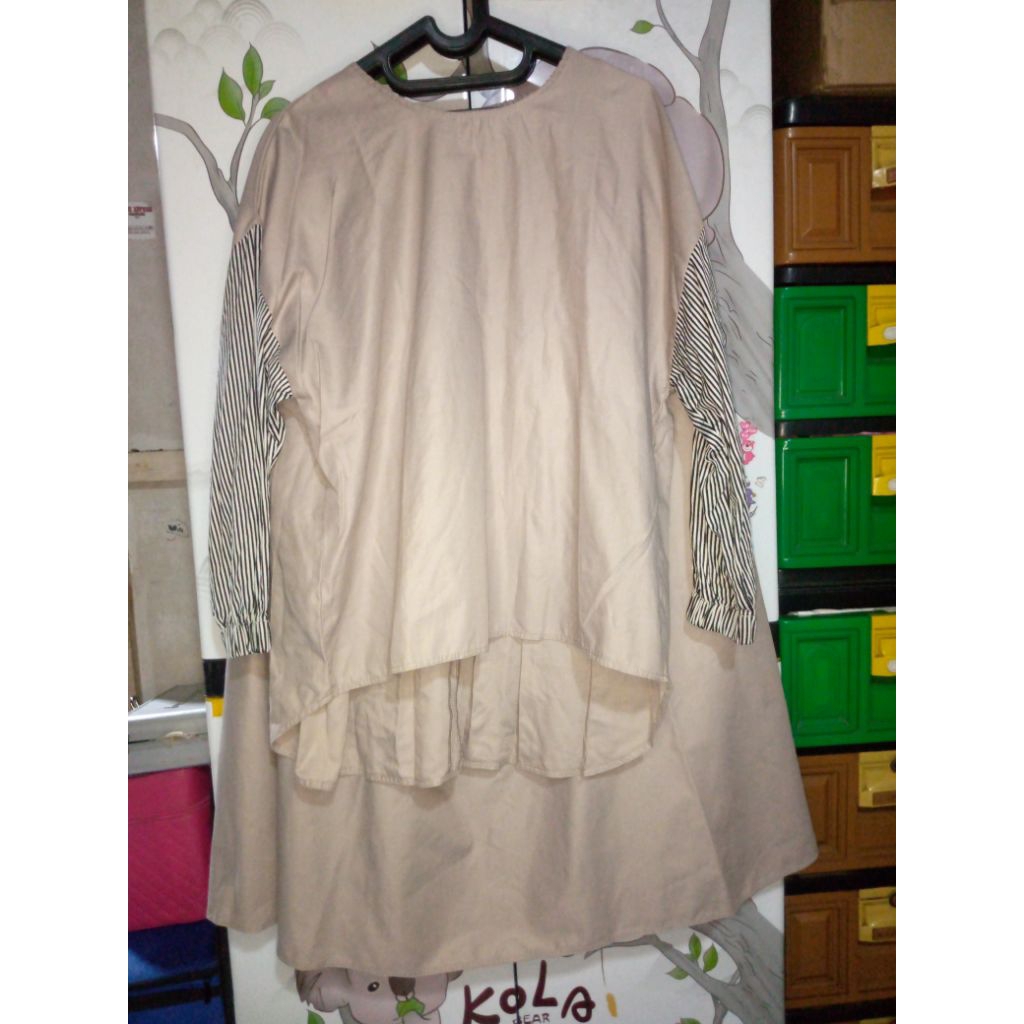 set atasan dan rok warna coklat susu