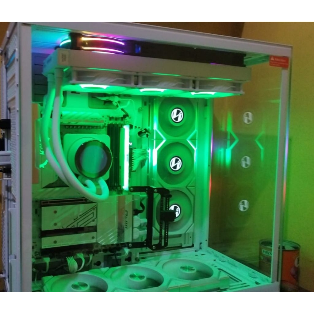 RAKITAN PC RYZEN 5 8600G + MSI MPG B850 Edge Ti Wifi + V-COLOR MANTA XPRISM RGB 32GB 6400MHZ + MSI M