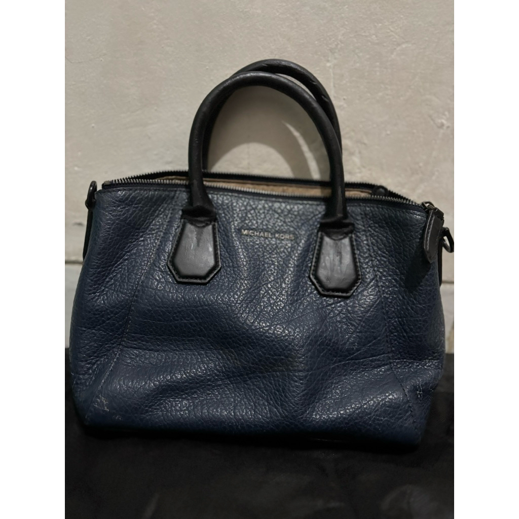 preloved sling bag MK Navy