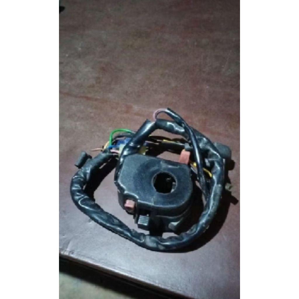 holder/saklar kiri copotan Vixion new original