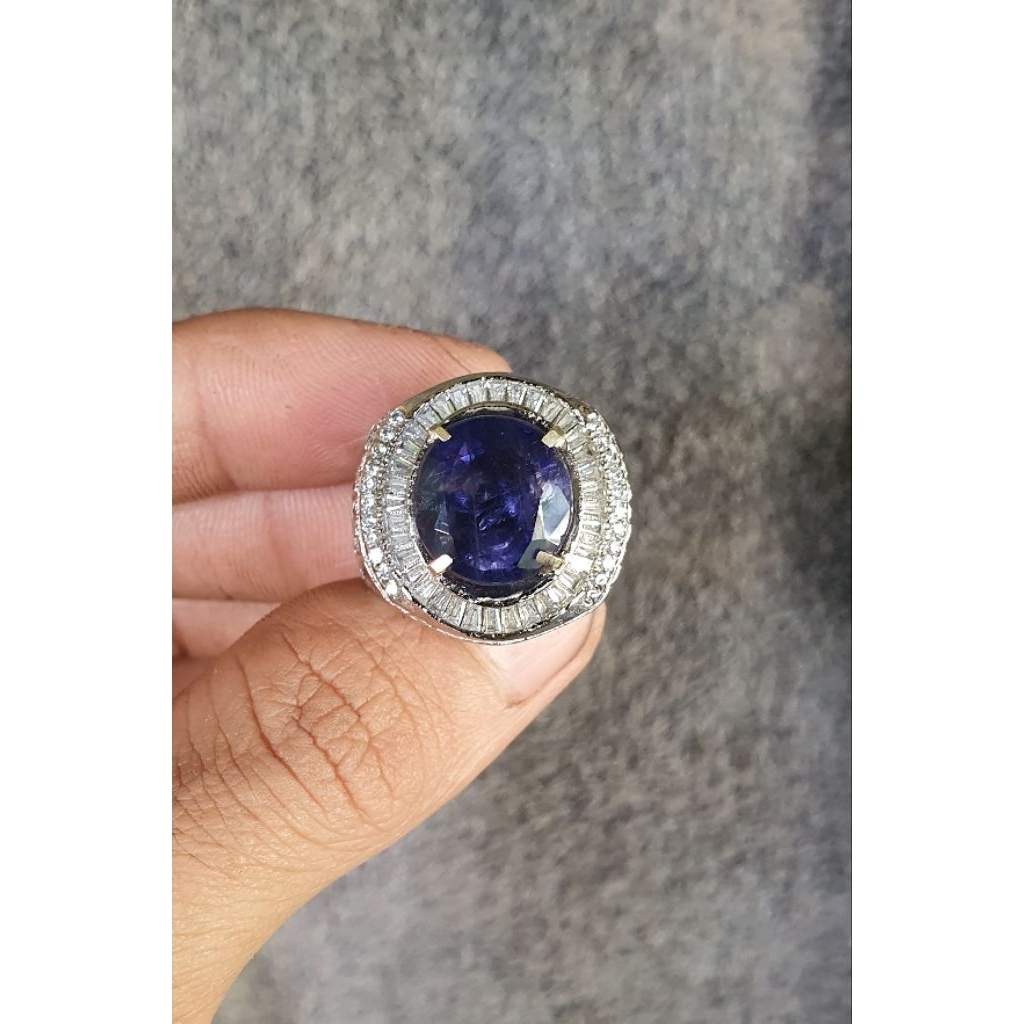 natural Iolite