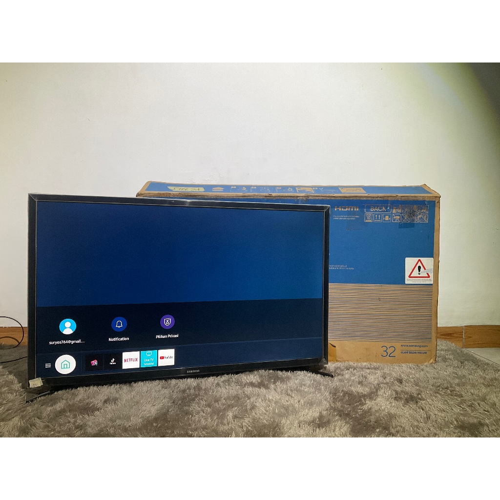SAMSUNG TV Second 32 Inch Smart TV YouTube Netflix HDMI USB Kondisi Normal
