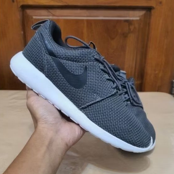 Sepatu running Nike