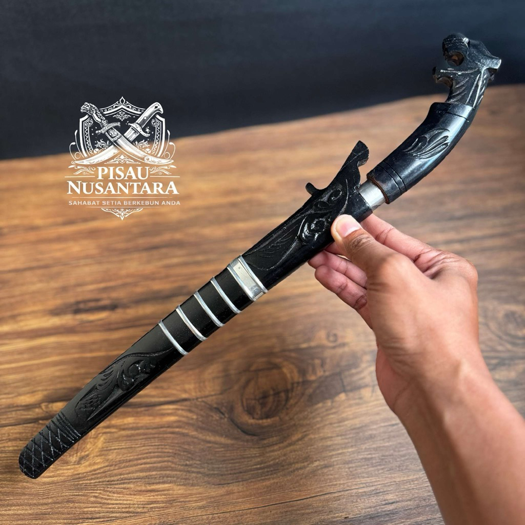 Golok Baja bilah tebal panjang gagang motif macan