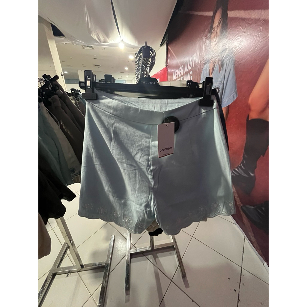 Celana pendek colorbox
