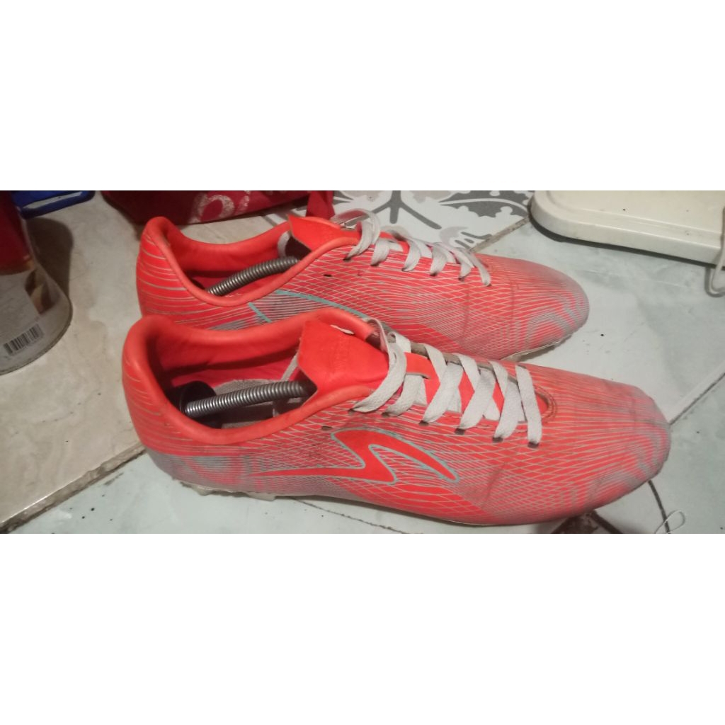 SEPATU BOLA SPECS ORI