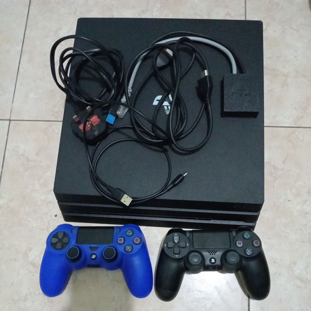PS4 Pro Cuh 7218B Hen 11.00 beserta PS VR