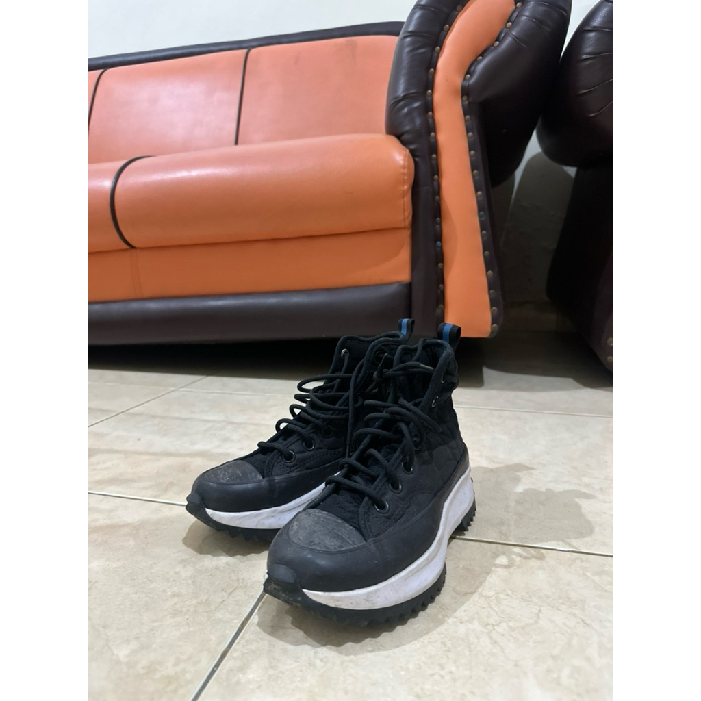 Converse Run Star Hike