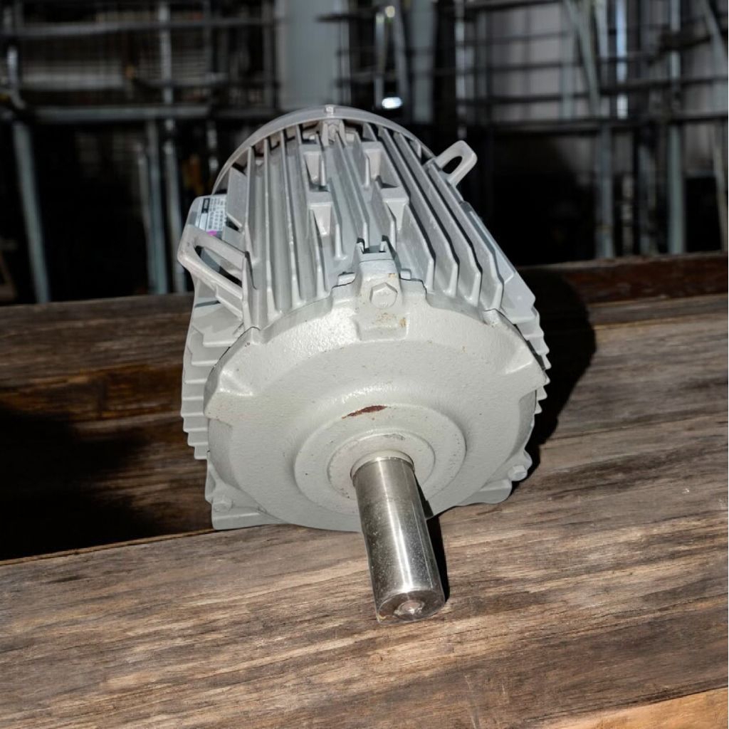 Hitachi dinamo 2.2 kw 3 hp 1430 rpm 4pole 3 phase 380v bekas