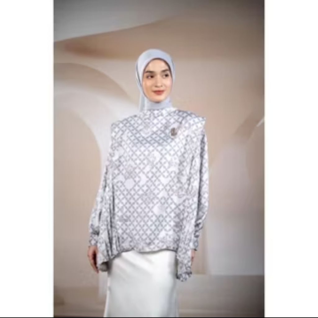 Heylocal Sangga Pleated Blouse