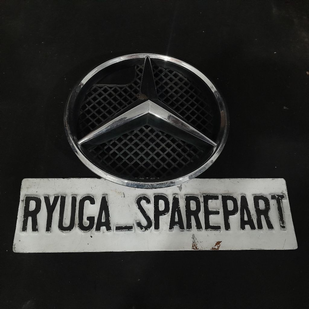 Grill Emblem Logo Tengah Mercedes Benz W204 W210 W211
