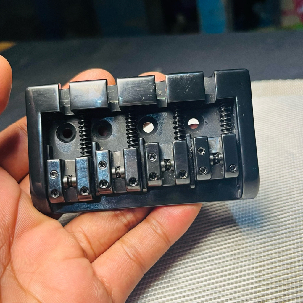 bridge bass 4string original warna hitam