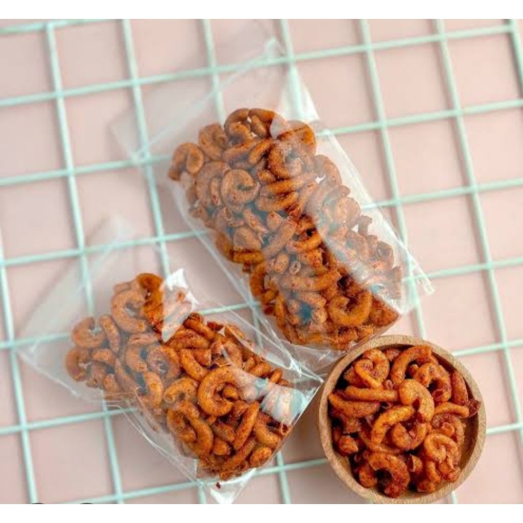 Makaroni pedas / Cemilan nagih /  jajan jadul