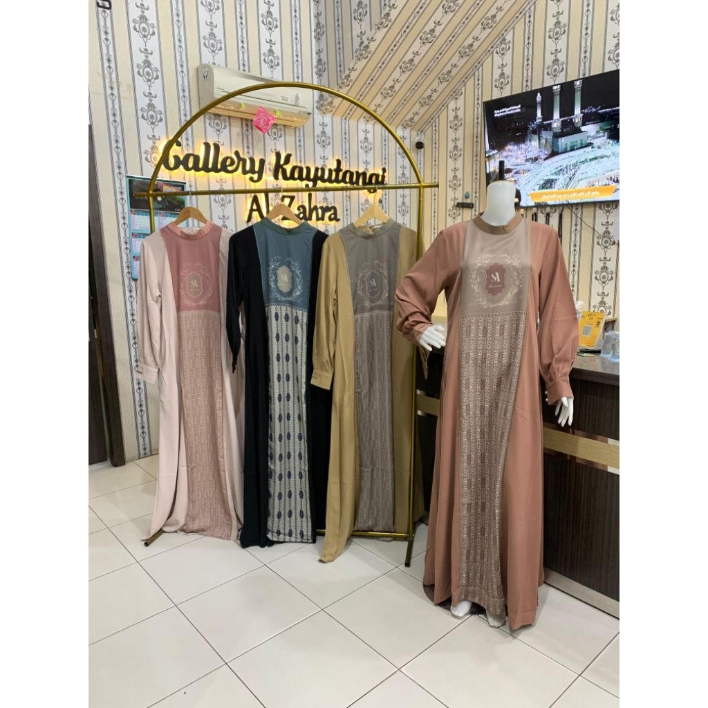 Dress Levia SHARAREA • SIZE L