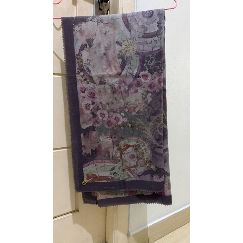 Preloved Button scarves hijab