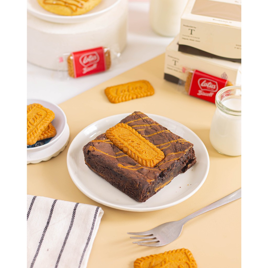 Tookitchen Lotus Fudgy Brownies | Lotus Biscoff Brownies