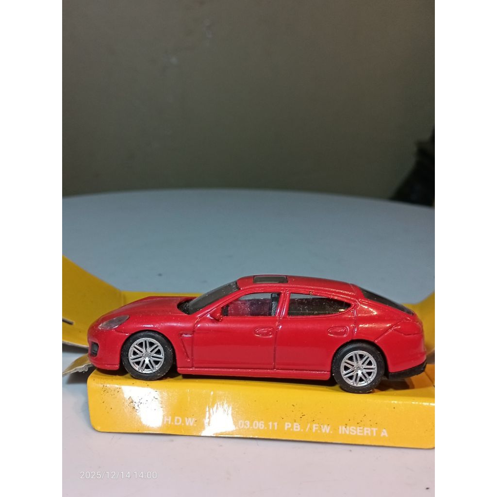 diecast rmz city porsche panamera turbo merah
