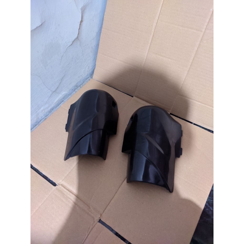 tutup spakbor slebor depan y125z bahan belum cat