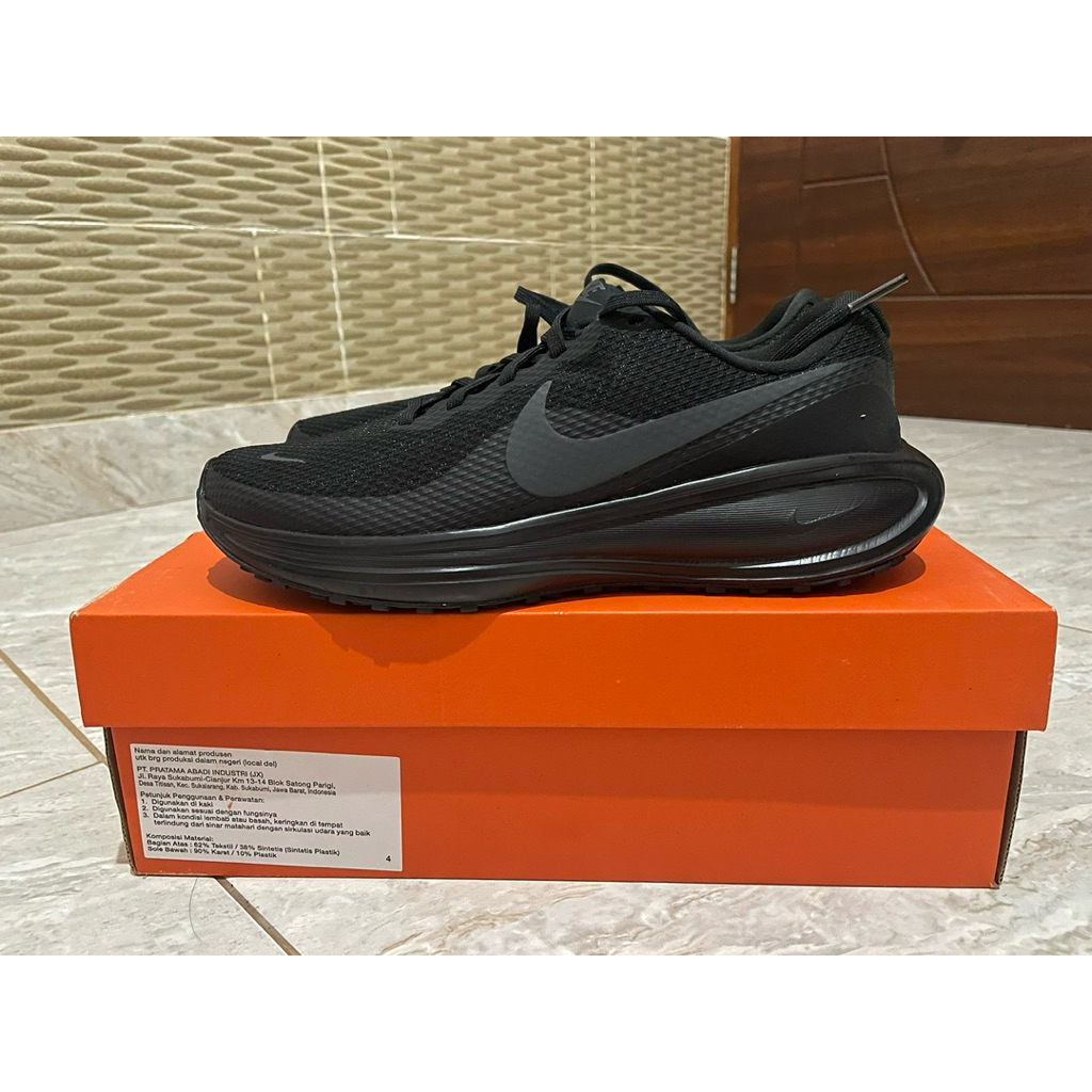 PRELOVED SEPATU NIKE W REVOLUTION.