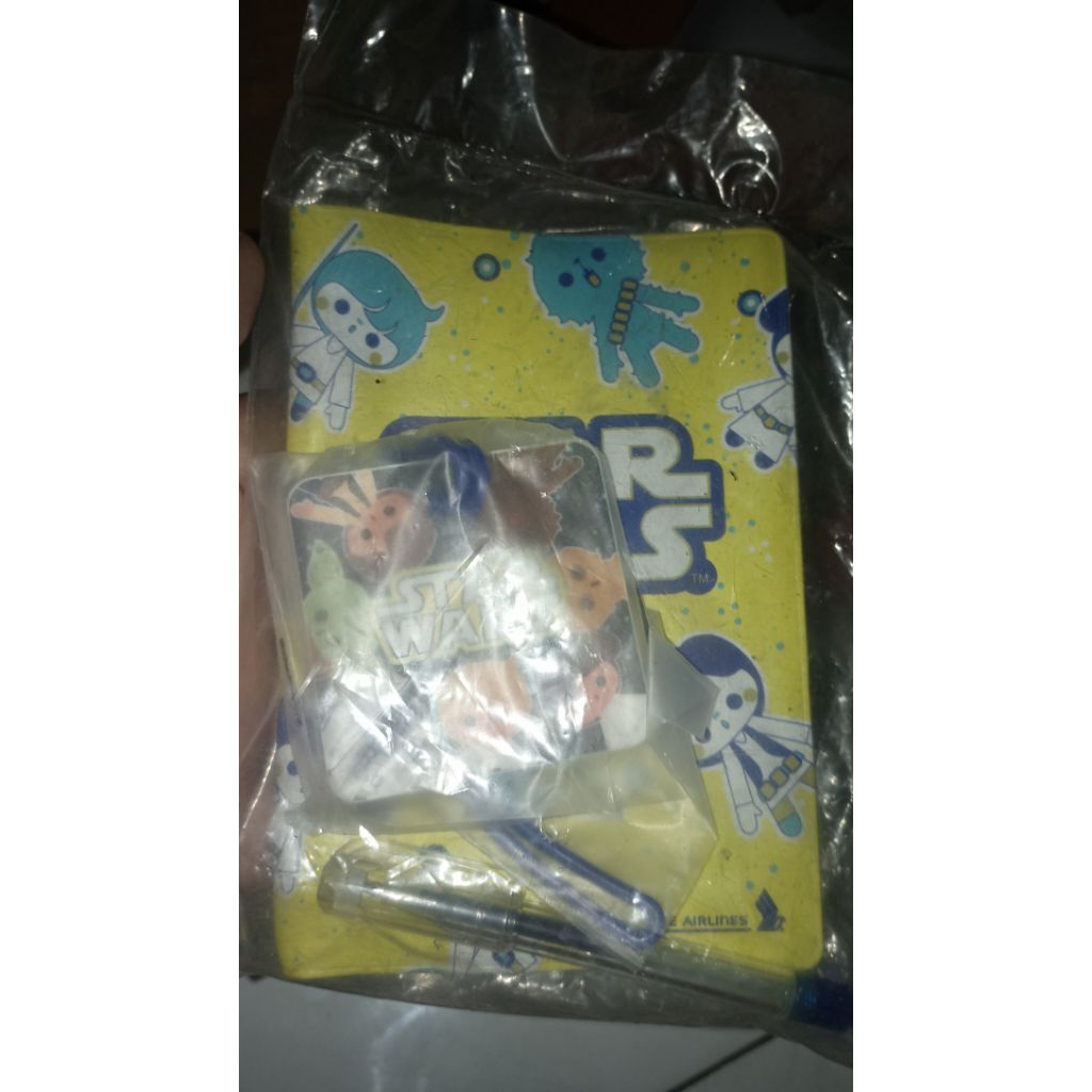 mainan menggambar star wars kit dari Singapore airlines