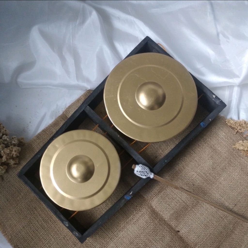 Alat Musik Kenongan Gamelan Gong Musik Tradisional Kesenian Jaranan Kebudayaan Indonesia