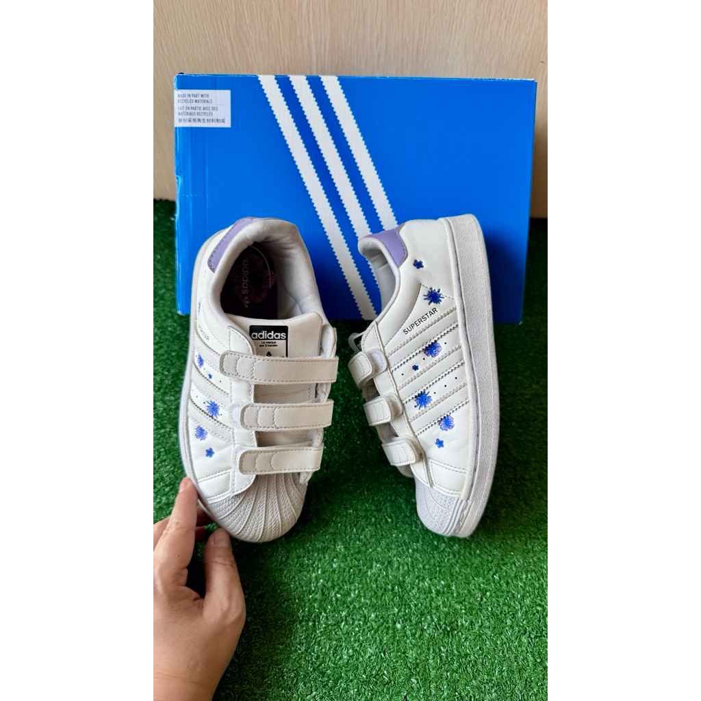 Preloved Adidas superstar kids size 34 with box