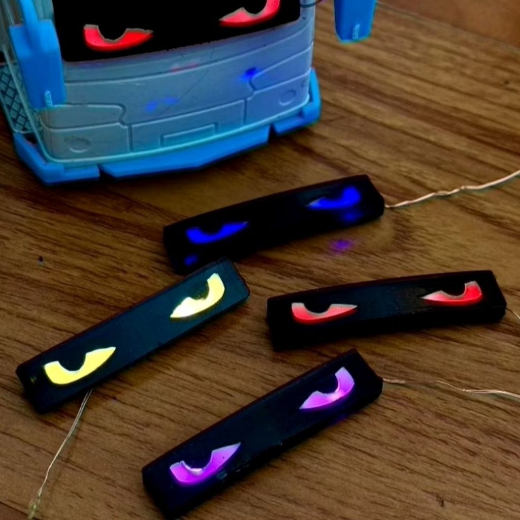 Miniatur Strombo Eye Rotator Miniature Mata Mobil Bus Motor Miniatur LED 4 Warna Lampu Sorot Kaca Vi