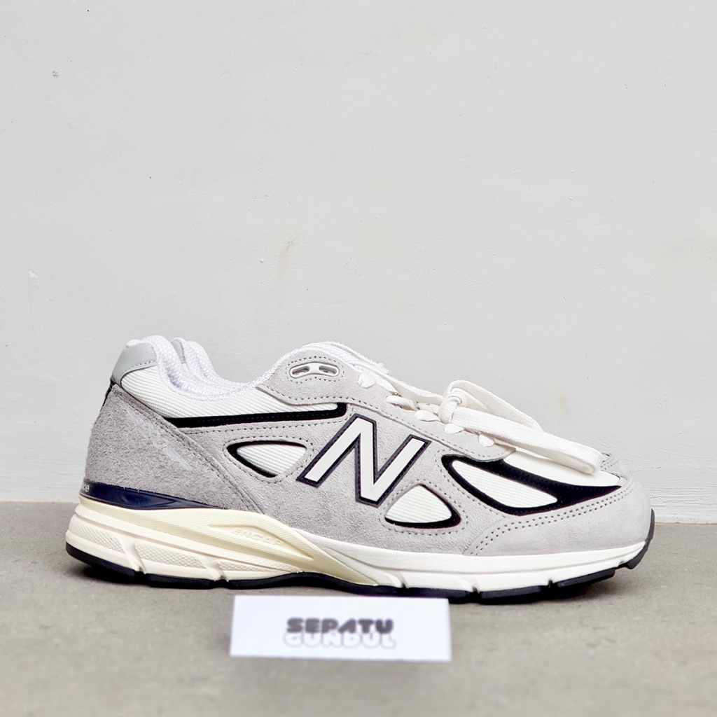 Sepatu Sneakers Pria NB 990v4 Grey Black U990TG4 Made in USA