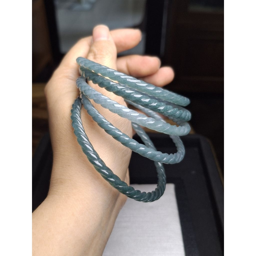 Gelang Giok Ukiran Ulir