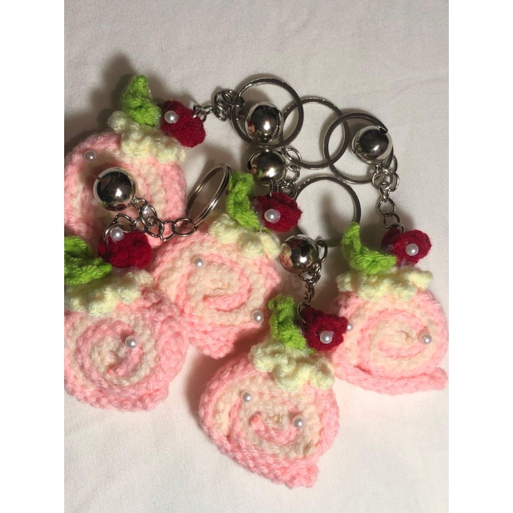 CrochetSwissRollCakeKeychain