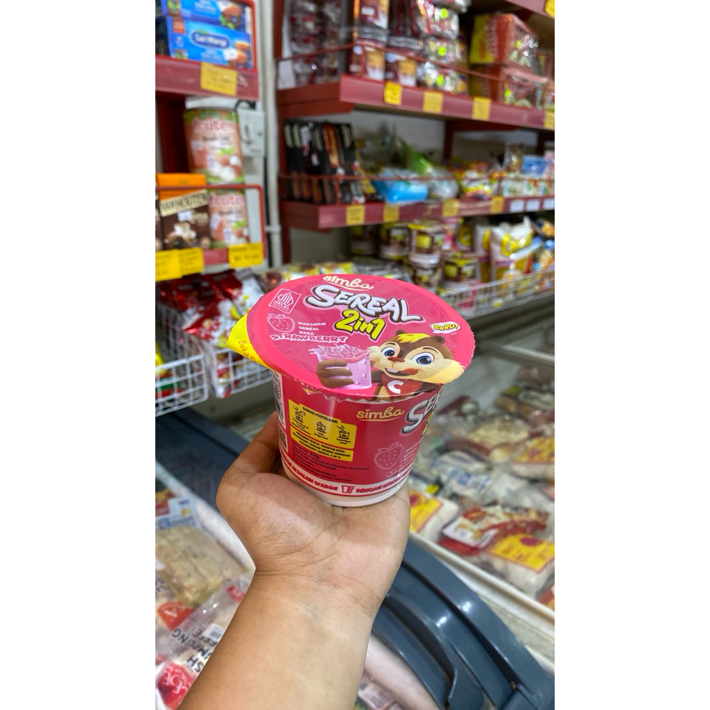 SIMBA SEREAL CUP STRAWBERRY 2 in 1
