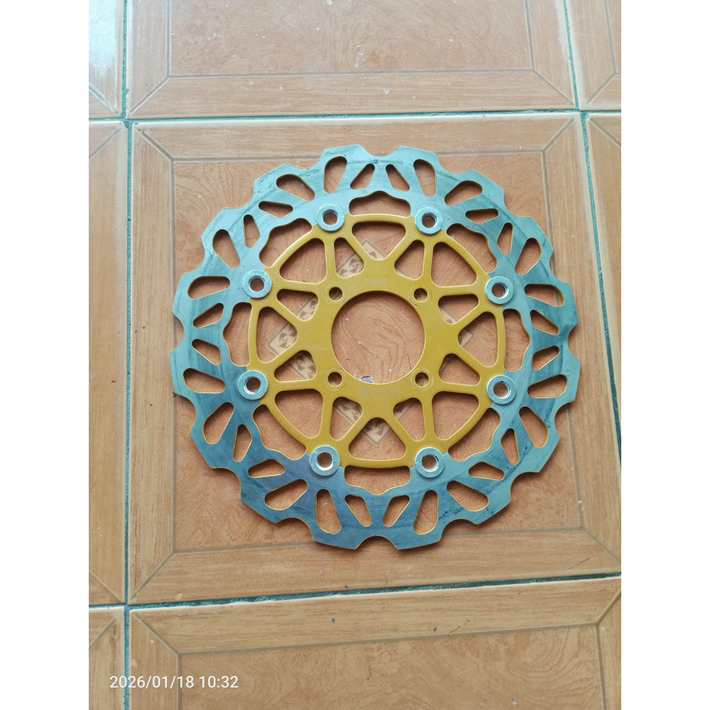 cakram rem depan sepeda motor baut 4 (bekas)
