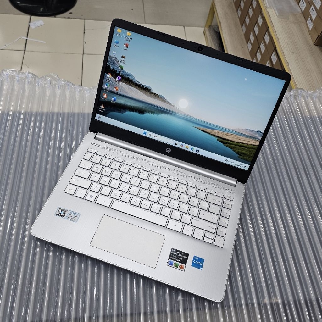 Laptop HP 14s Intel Core i3-Gen 11 RAM 8GB SSD 512GB Windows 11 Kondisi Mulus Like New