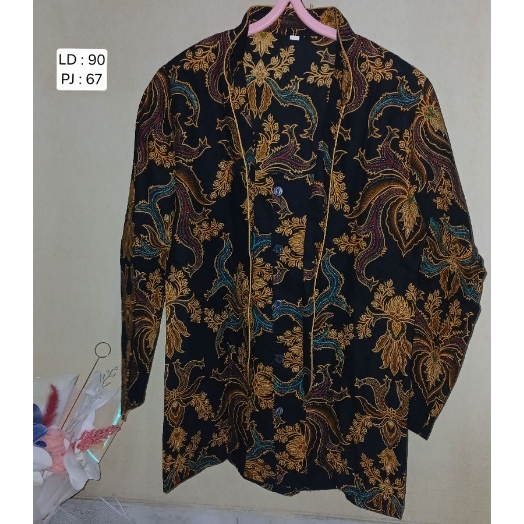 [Preloved] Atasan wanita batik hitam gold