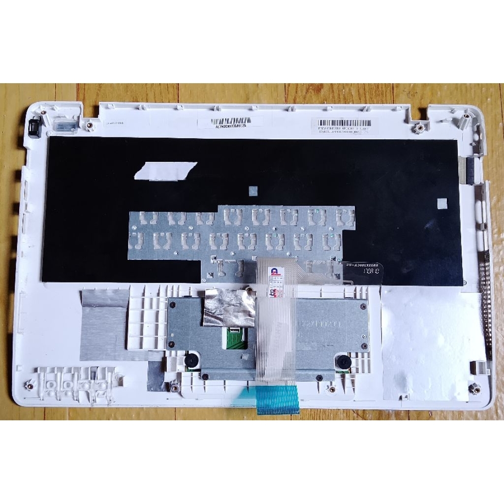 Casing Keyboard Notebook Asus X200M