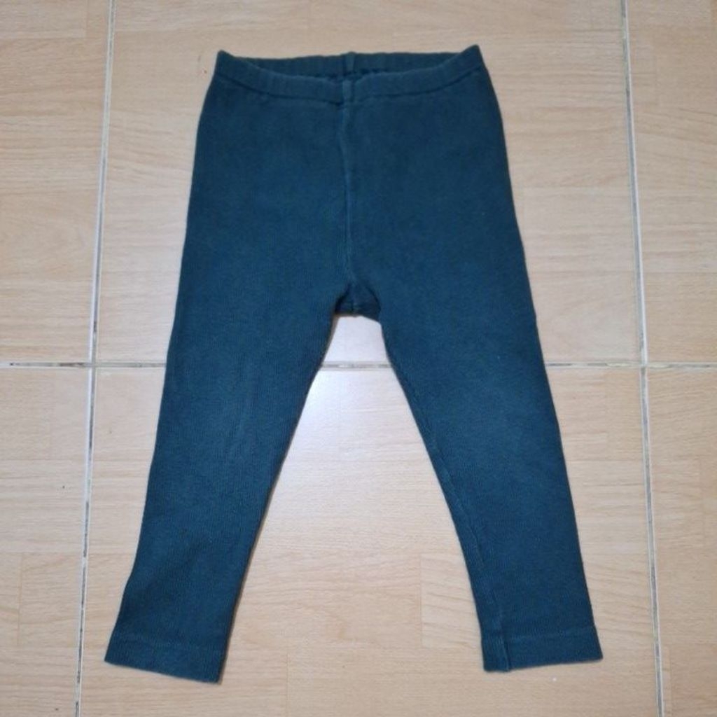(PRELOVED) CELANA ANAK UNIQLO