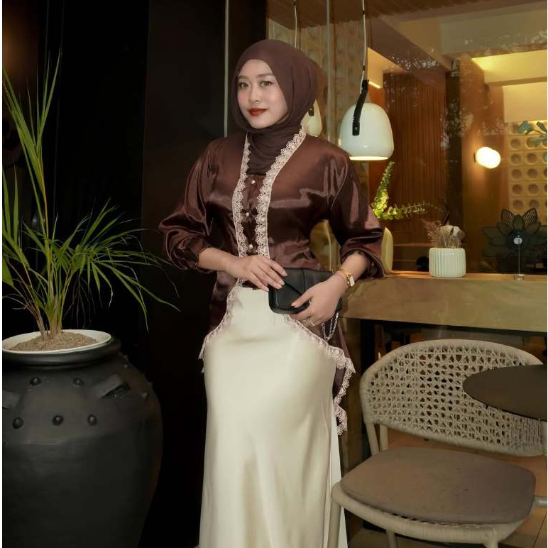 BIG SALE POLA WEAR TUNIK TOP ARMANI SLIK ATASAN KOMBINASI RENDA ELEGANT KANCING MUTIARA HUMAIRA