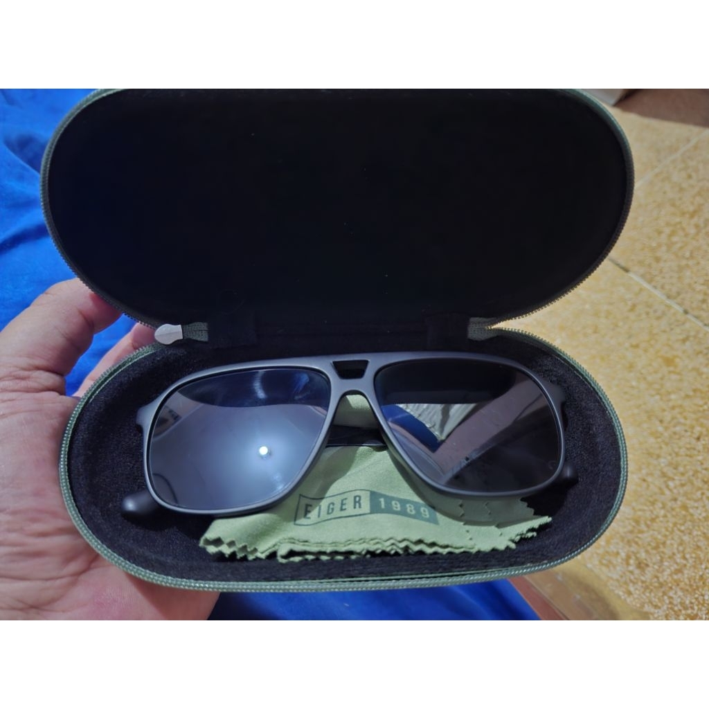 Kaca Mata Eiger Windward Aviator Sunglasses Like New