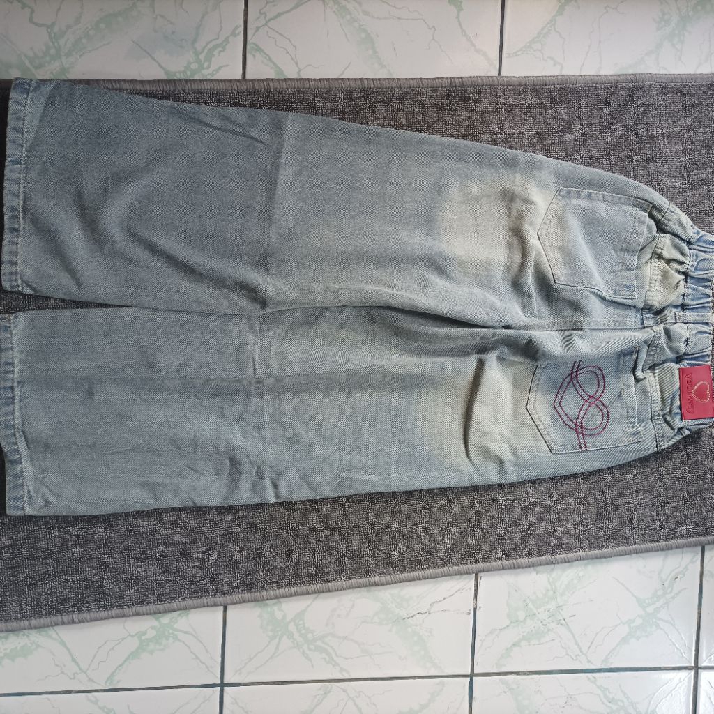 Skena anak perempuan