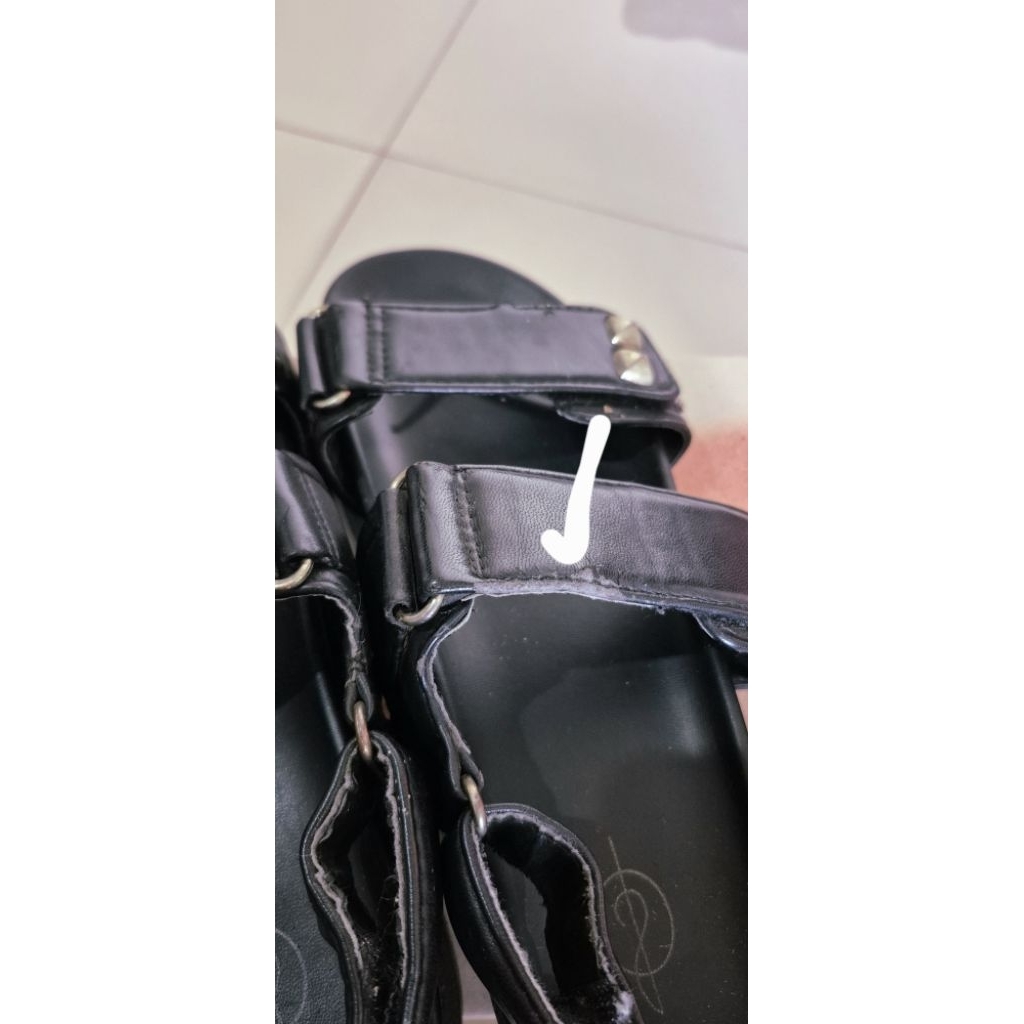 sepatu sandal stradivarius (preloved)