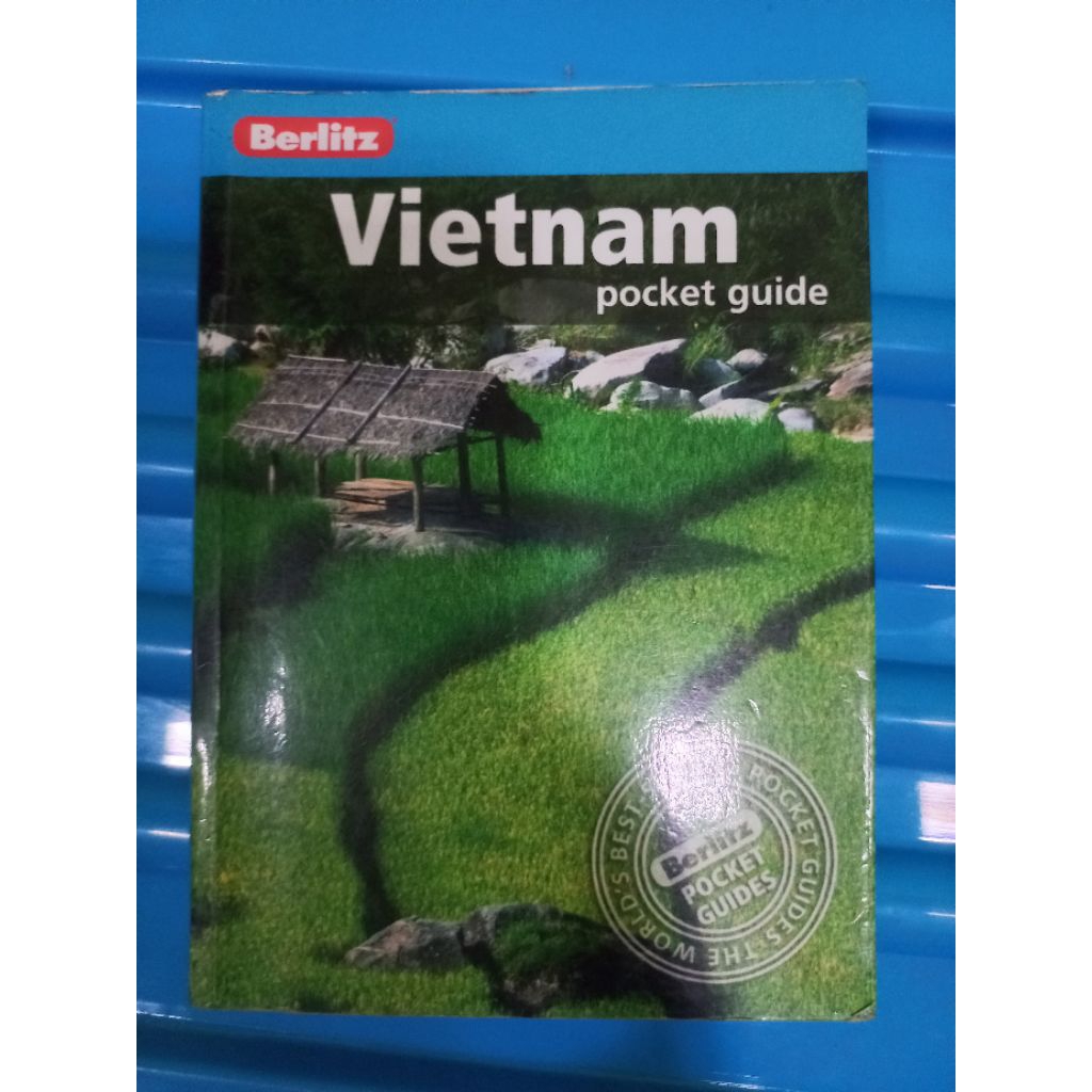 vietnam pocket guide by berlitz