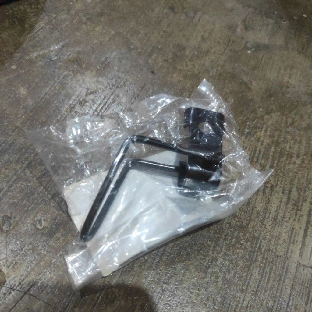 besi bracket penahan selang REM DEPAN SUZUKI SATRIA FU 150 smash shogun 125 ORIGINAL SGP  59260-09G0