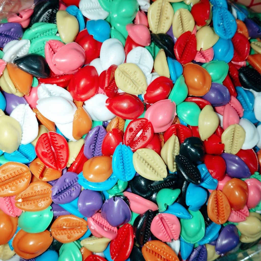 100gram / kewuk warna / kewuk plastik / kuwuk biji kerang congkak / mainan tradisional