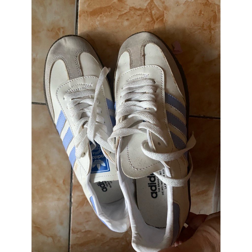 sepatu bekas