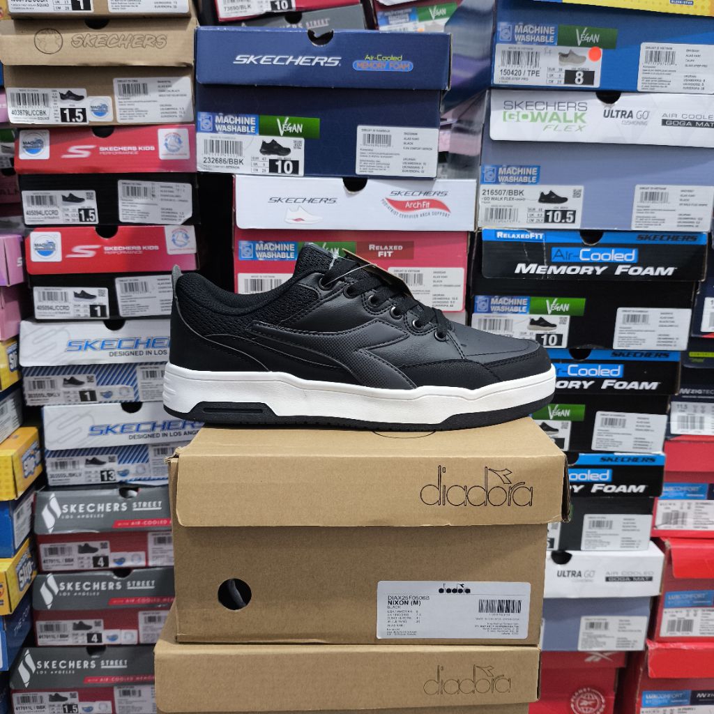 Sepatu Casual Pria Diadora Nixon - Black