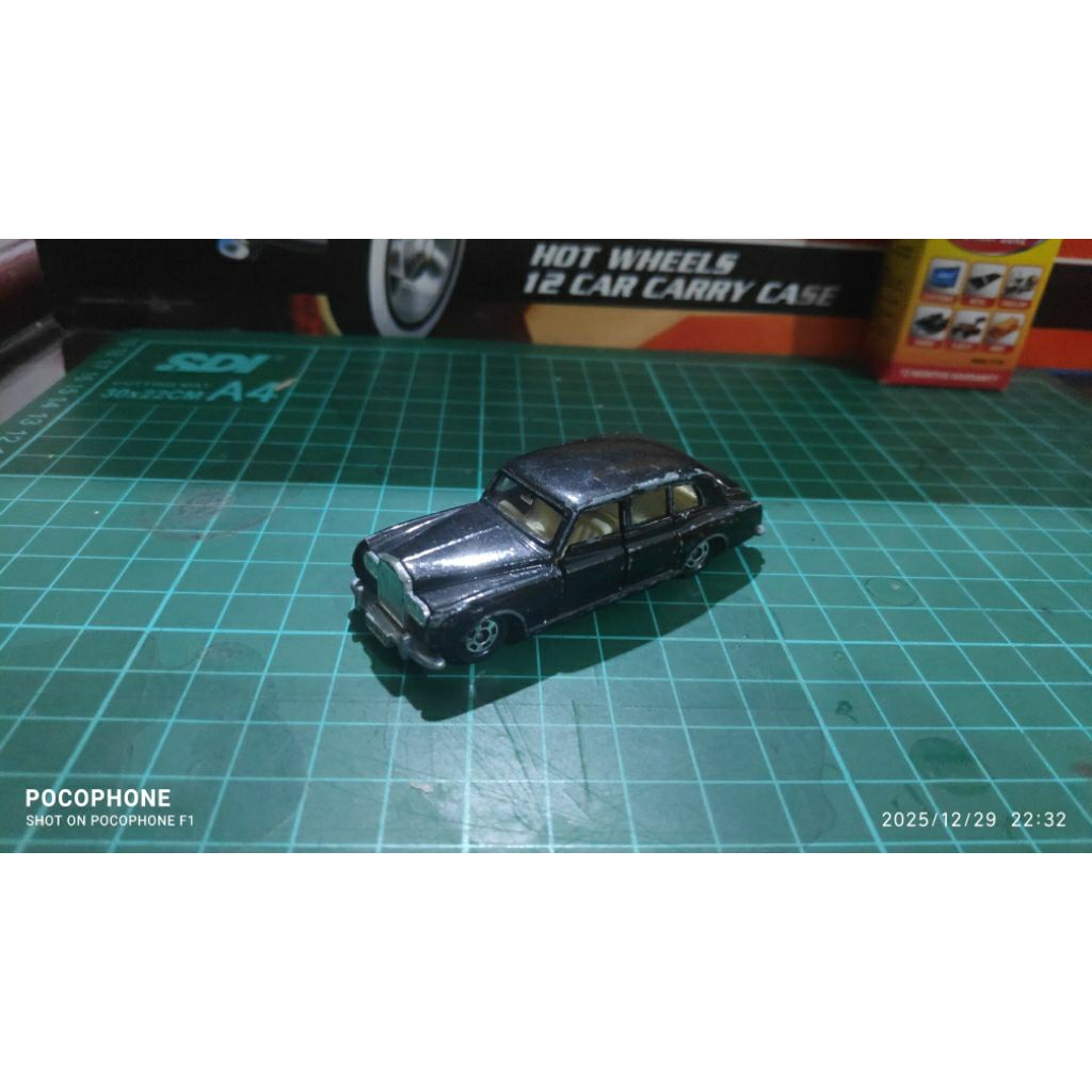 Tomica Vintage no. F6 Rolls Royce Phantom VI Loose Made in Japan